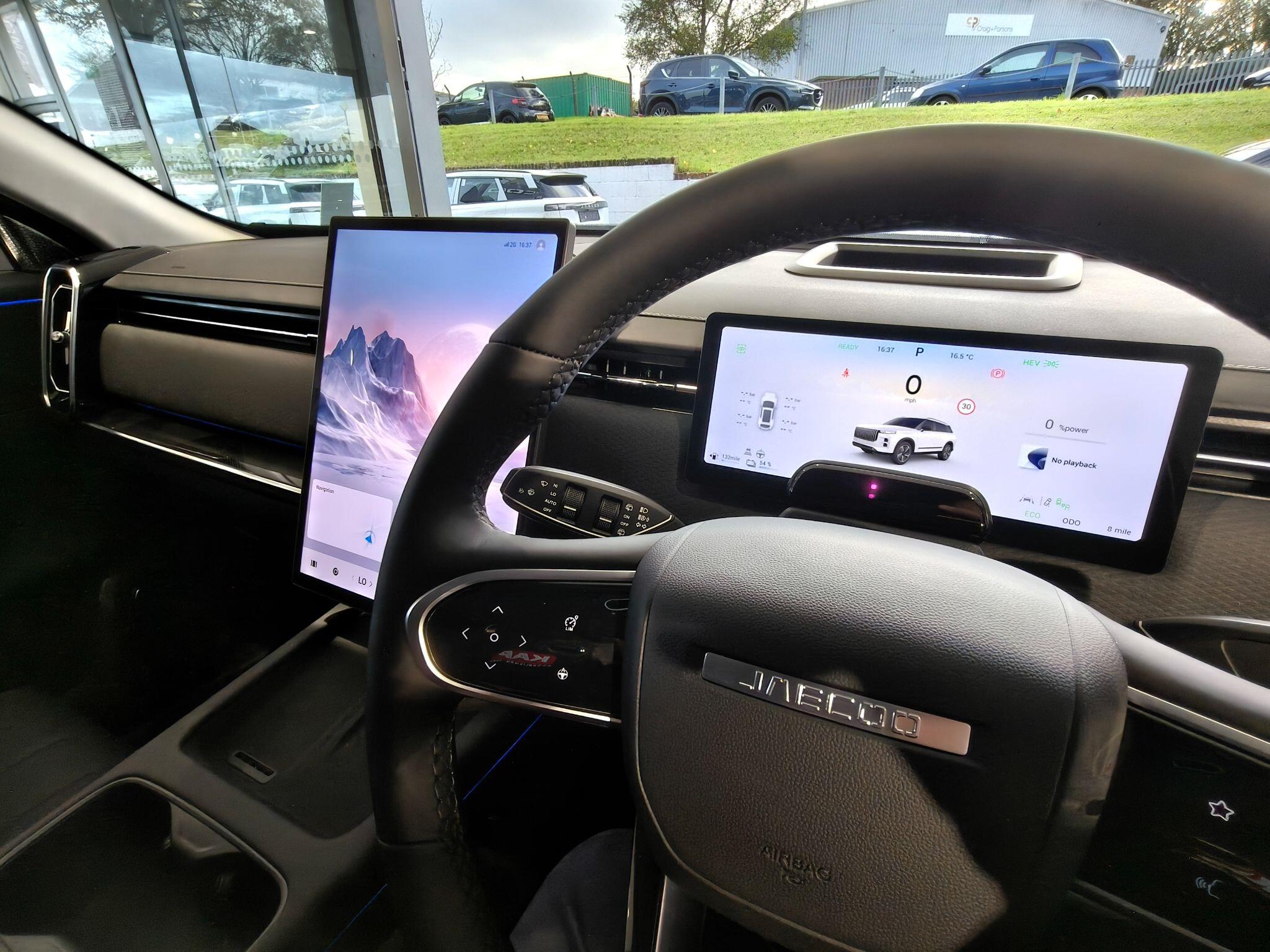 Large vehicle image